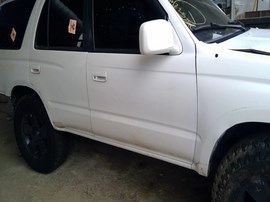 1998 TOYOTA 4RUNNER, WHITE, SR5 MODEL, 3.4L, AT, 2WD,   Z25240